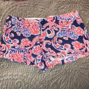 Lilly Pulitzer Navy and Coral Paisley Low-Rise Shorts